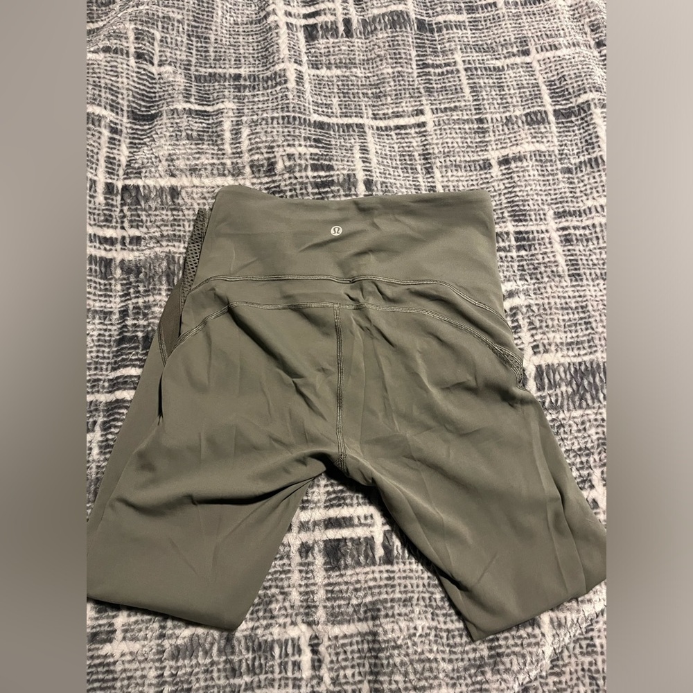 Lululemon yoga pants